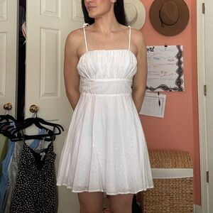 🌟 NWT Elegant White Polka Dot Dress 🌟
